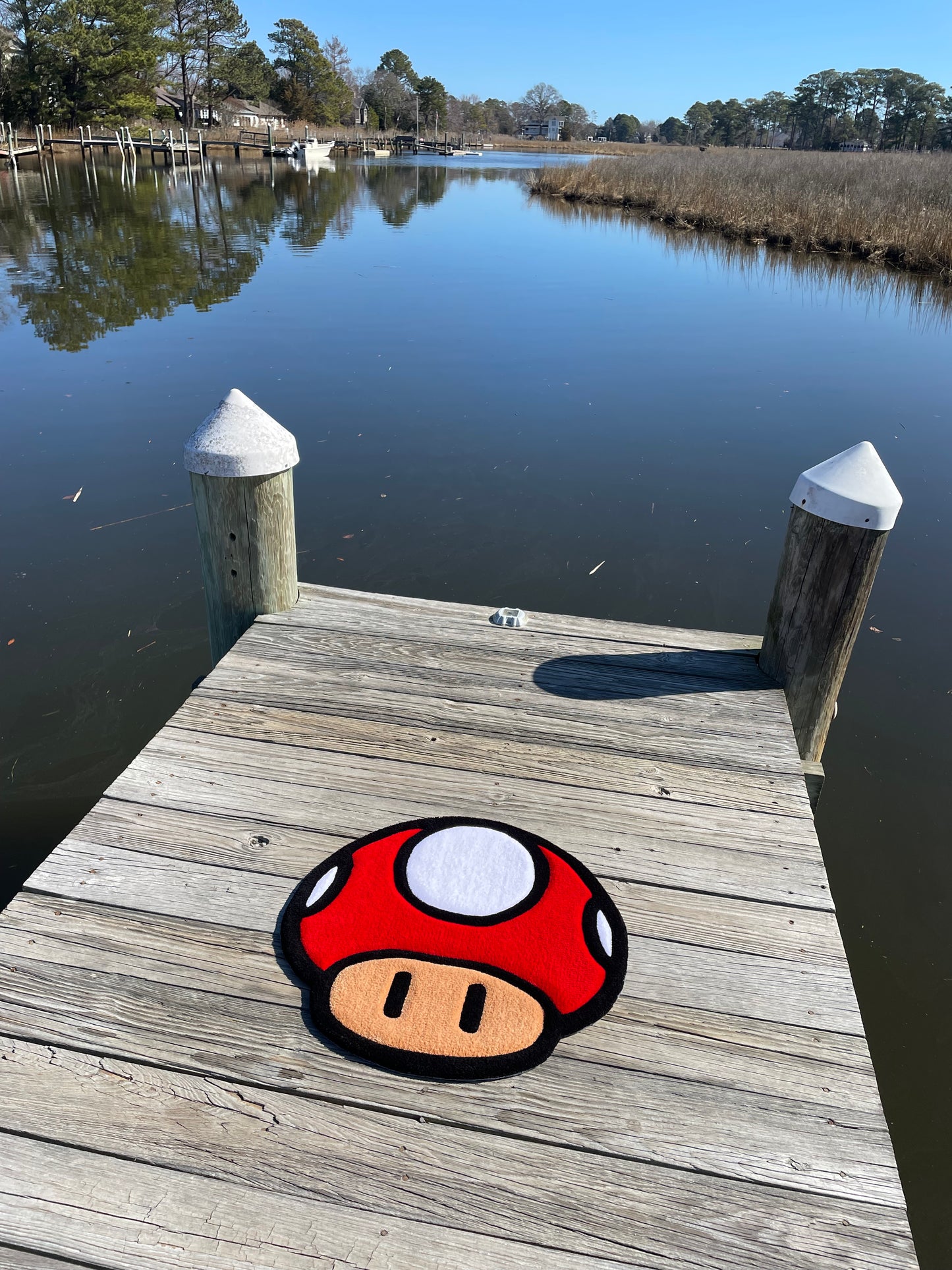 Super mushroom rug w/ non-slip backing (Red)