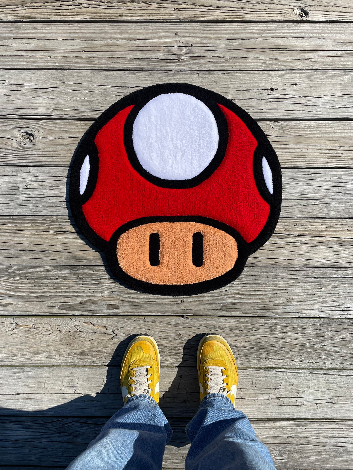 Super mushroom rug w/ non-slip backing (Red)
