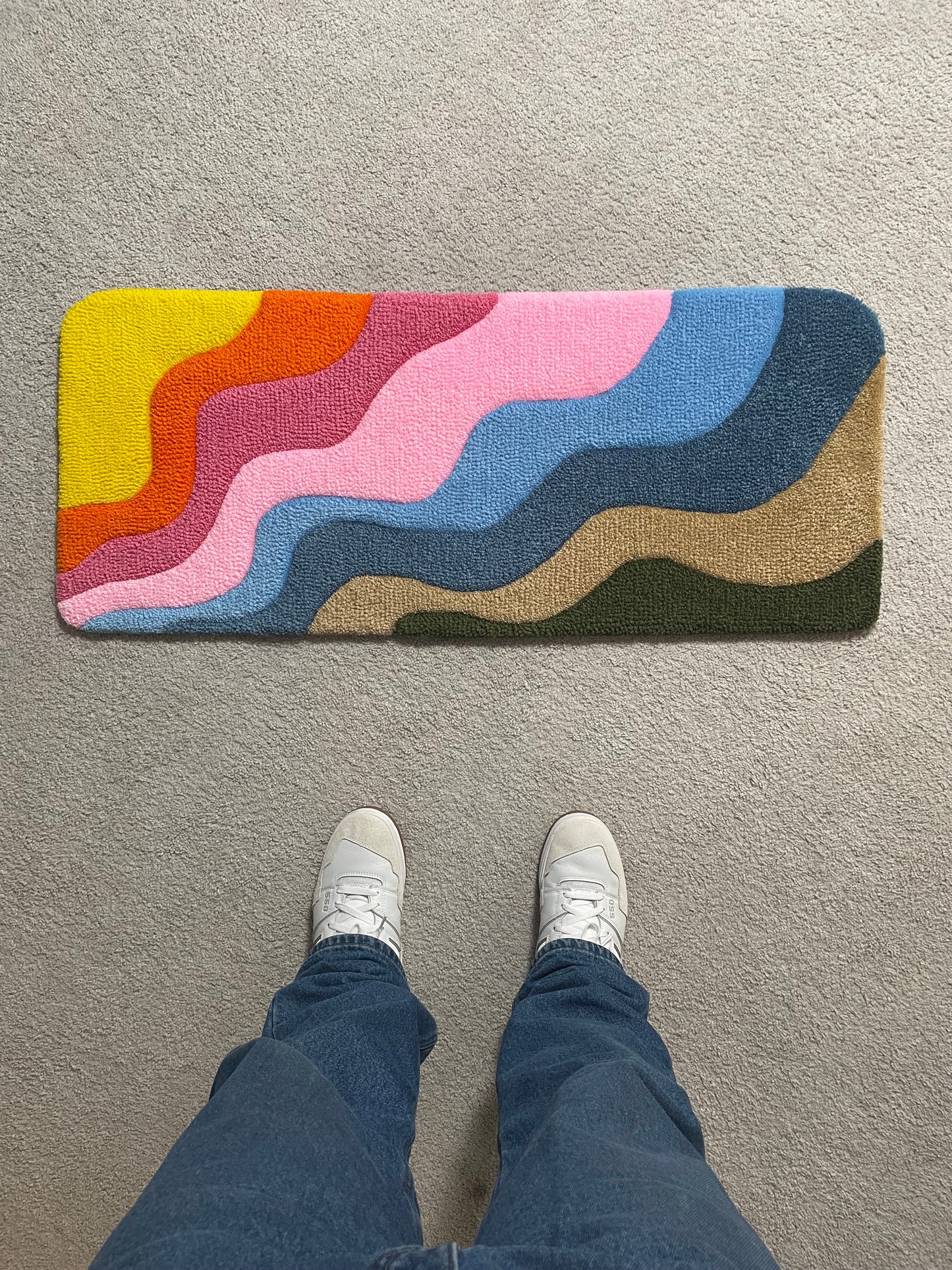Wavy sun burst rug w/ non-slip backing (Rectangle)